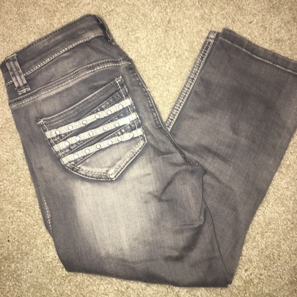❄️Grey Cache Embellished Capris - Picture 1 of 7